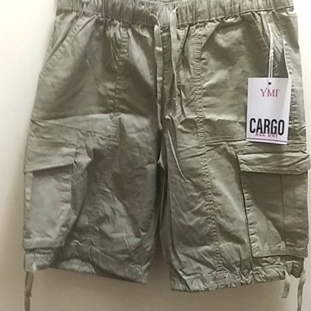 YMI Women's Cargo Shorts Size L